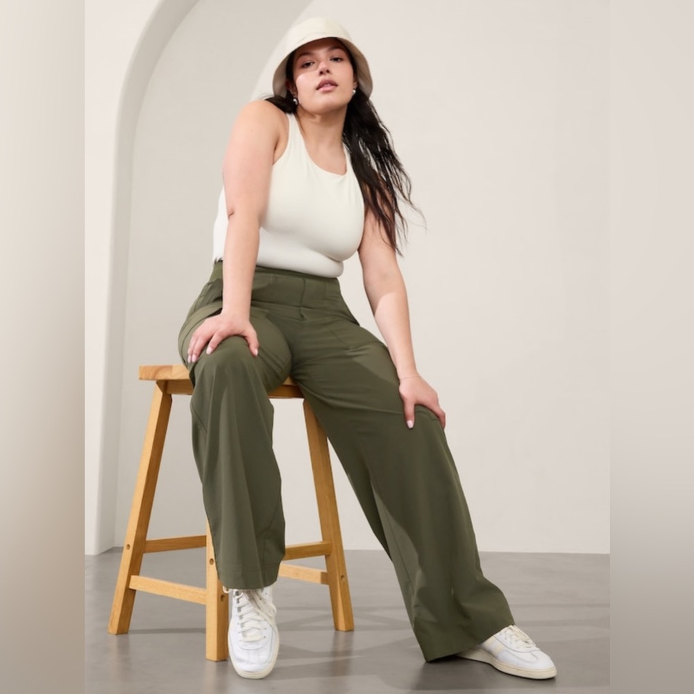 Athleta Olive Green Wide-Leg Cargo Pants - Picture 6 of 9